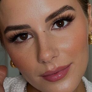 Reign lashes LAUREN PRICE FIRM